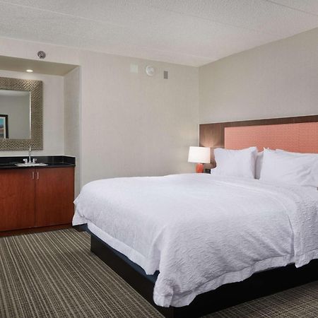 Hampton Inn Fairfax City Экстерьер фото