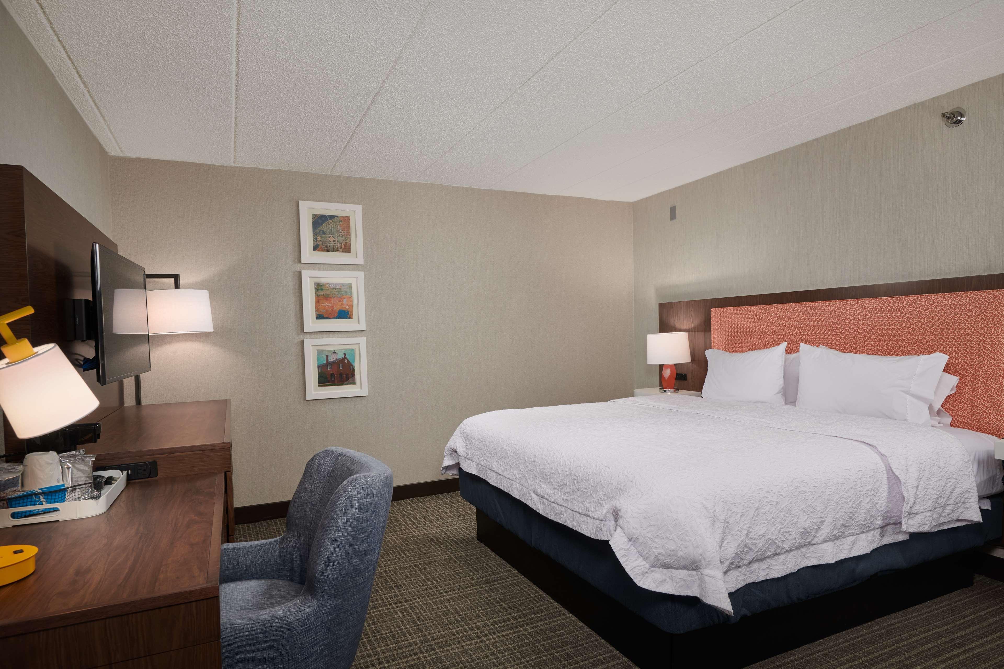 Hampton Inn Fairfax City Экстерьер фото