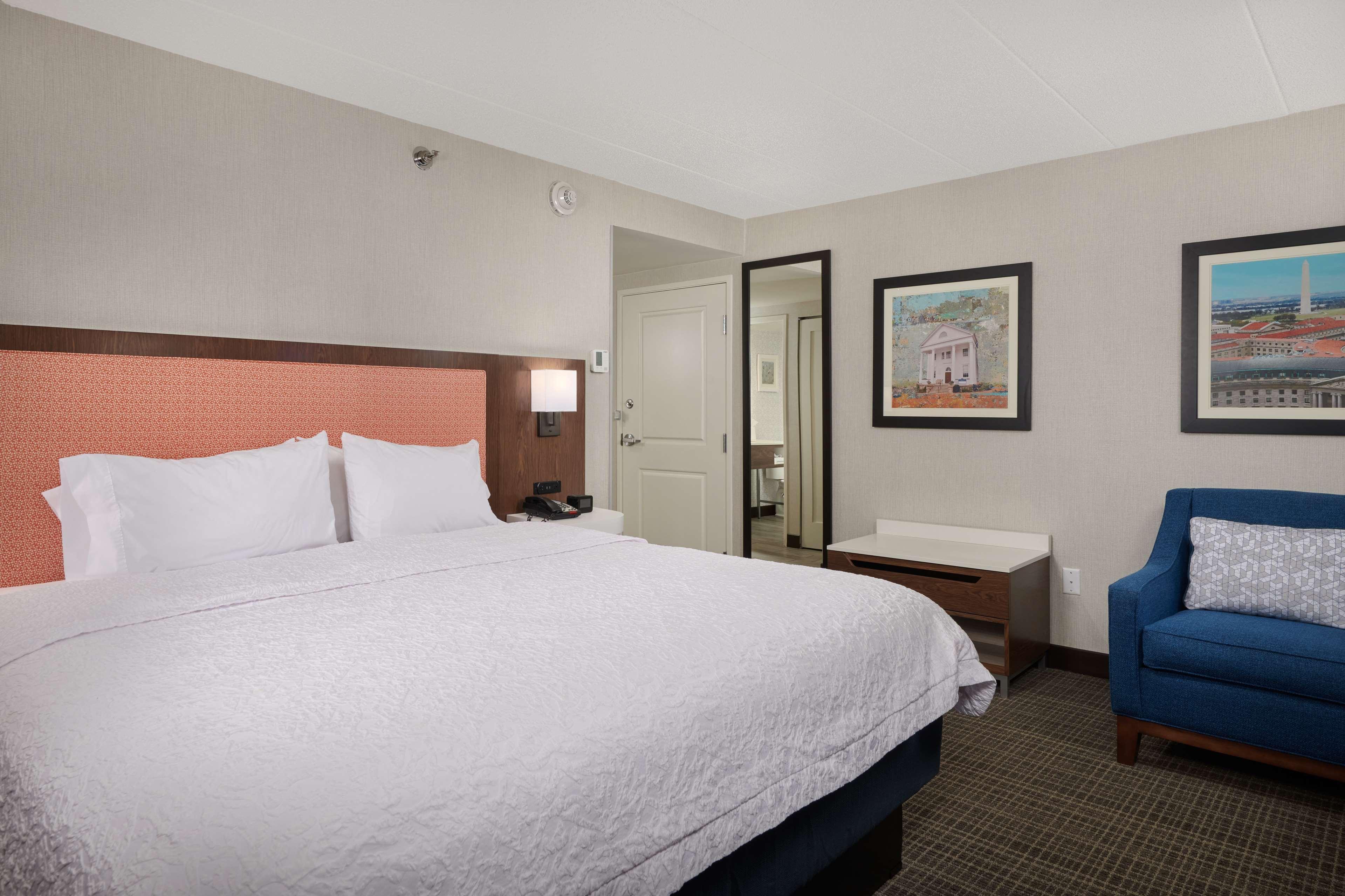 Hampton Inn Fairfax City Экстерьер фото