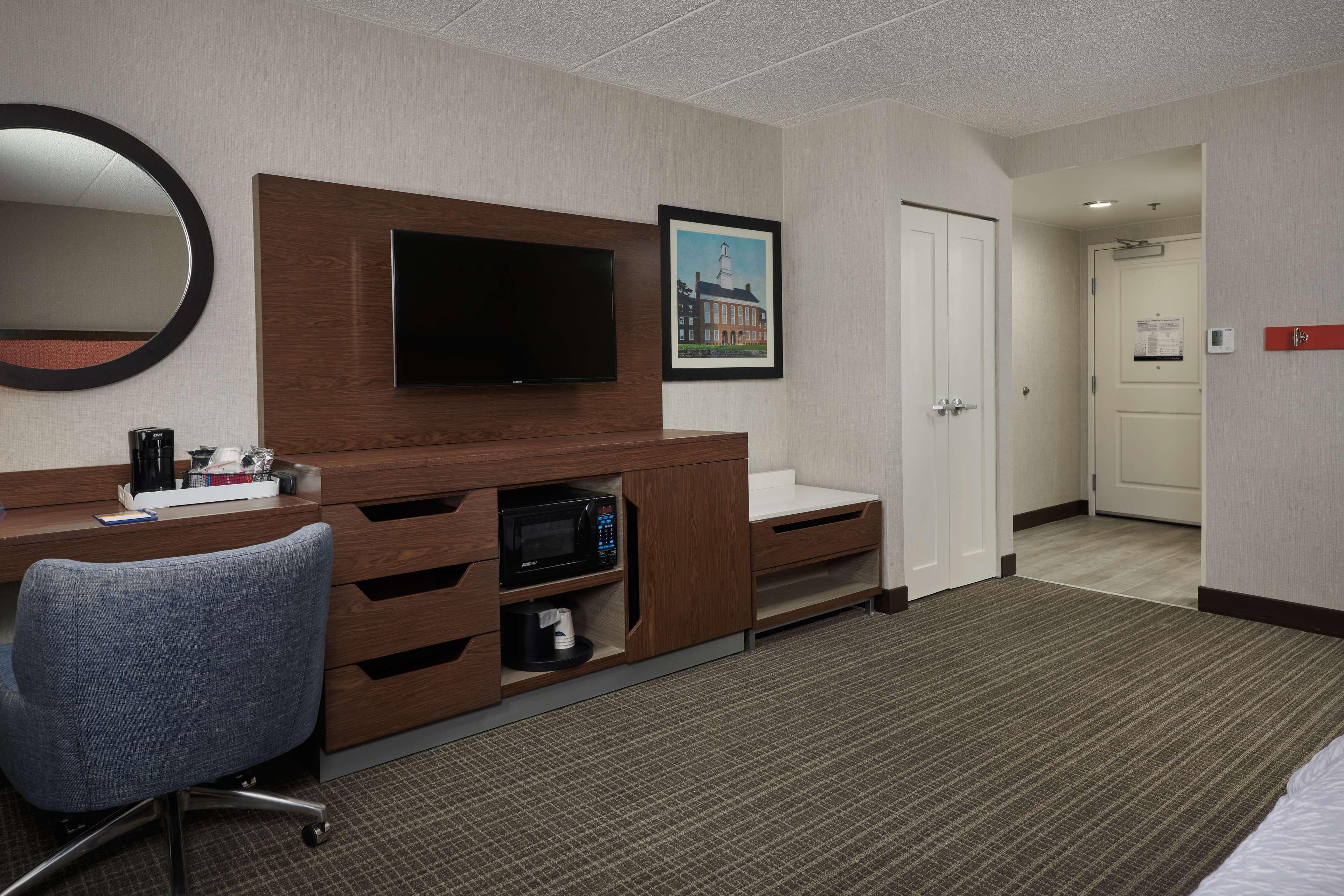 Hampton Inn Fairfax City Экстерьер фото