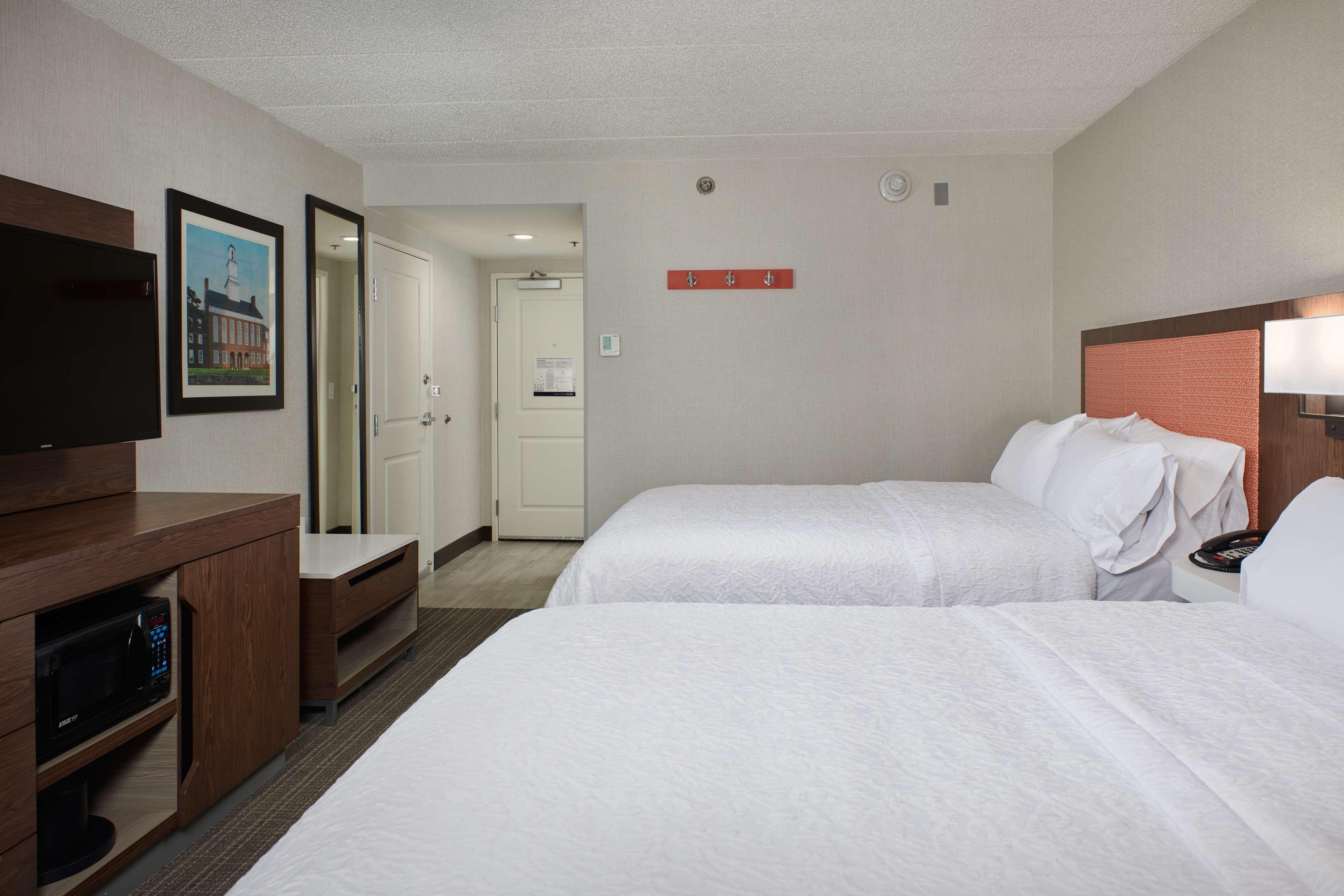 Hampton Inn Fairfax City Экстерьер фото