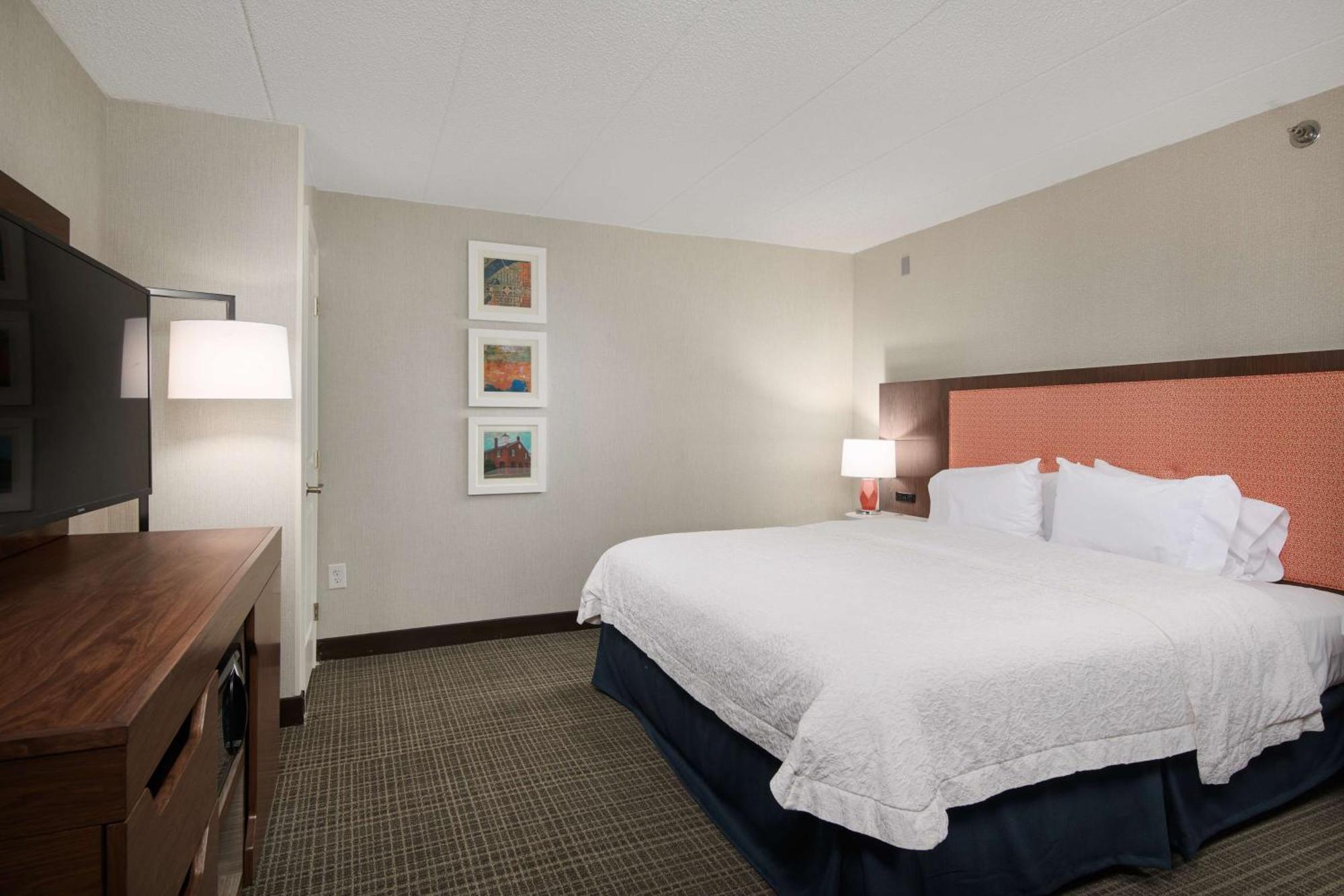 Hampton Inn Fairfax City Экстерьер фото